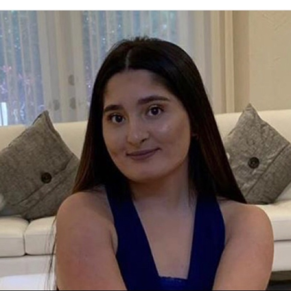 Meet your Posher, Kaela